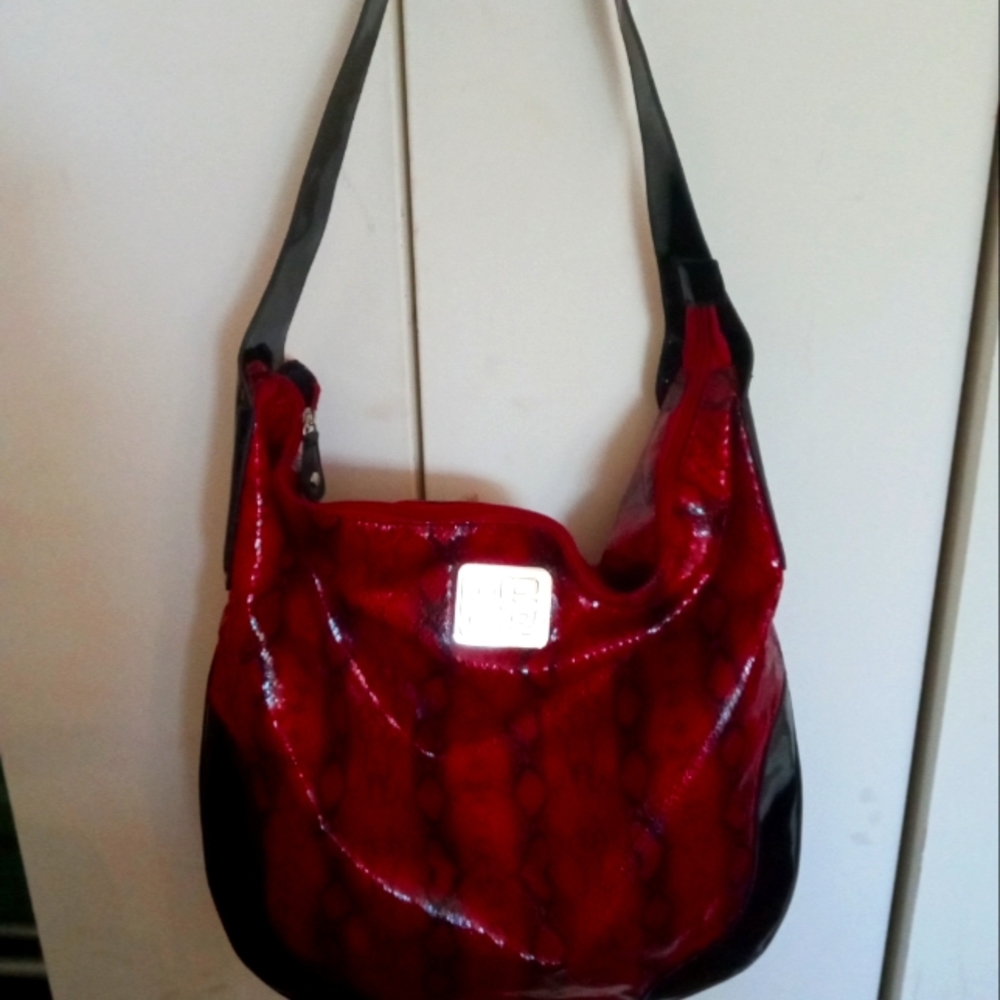 Apostrophe shoulder bag